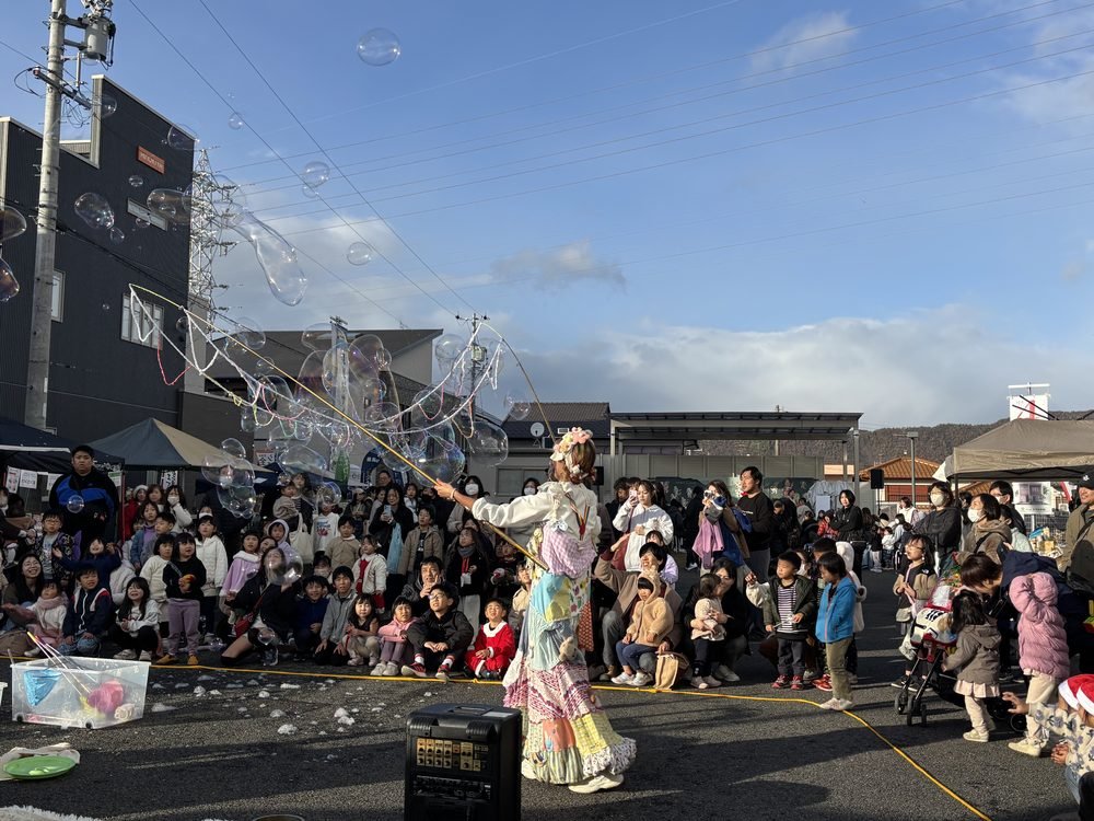 芸人・アーティストによるステージ